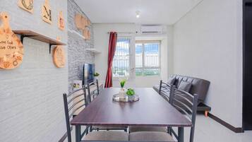 Standard Apartment | Dining room