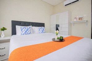 Standard Apartment - 3 Pax Urban Style 2Br At Nifarro Park Apartment (Jakarta)