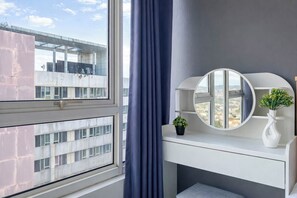 Room - Airy And Comfortable 2Br At Nifarro Park Apartment (Jakarta)
