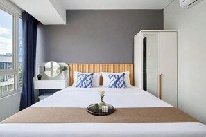 Room - Airy And Comfortable 2Br At Nifarro Park Apartment (Jakarta)
