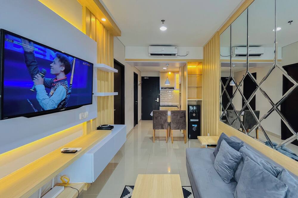 Neat Warm Wooden Tone 1Br At Patraland Amarta Apartment