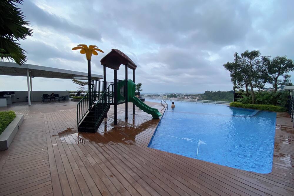 Minimalist And Enjoy Living Studio Amartha View Apartment