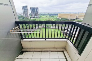 Standard Apartment | Balcony view - Cozy Living 1Br Apartment At Silkwood Residence (Tangerang)