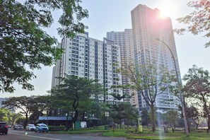 Exterior - Cozy Living 1Br Apartment At Silkwood Residence (Tangerang)