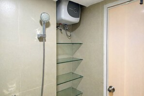 Standard Apartment | Bathroom - Lavish White 1Br With Working Room At Pakubuwono Terrace Apartment (Jakarta)