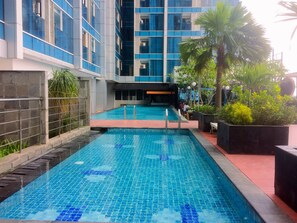 Outdoor pool - 2 Pax Neat Studio At Tamansari The Hive Apartment (Jakarta)