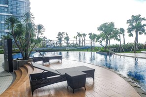 Outdoor pool - Serene 2Br For 3 Pax At Tanglin Supermall Mansion Apartment (Surabaya)