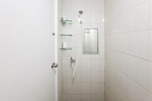 Standard Studio | Bathroom - Comfy White Studio At Poris 88 Apartment (Tangerang)