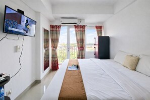 Room - Comfy White Studio At Poris 88 Apartment (Tangerang)