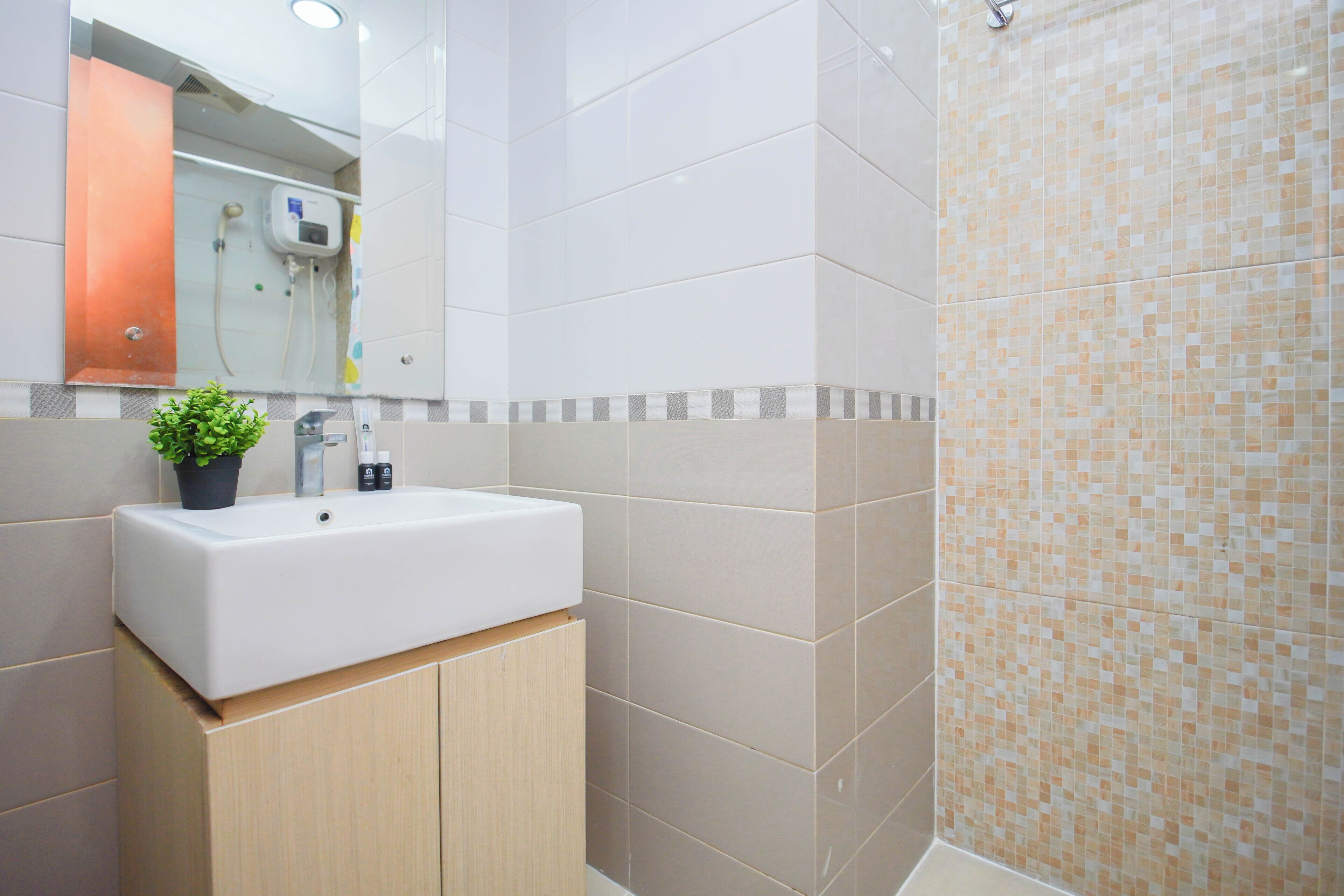 Standard Apartment | Bathroom