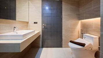 Standard Apartment | Bathroom