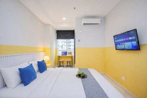 Standard Studio - Warm And Simple Studio At Cinere Bellevue Suites Apartment (Depok)