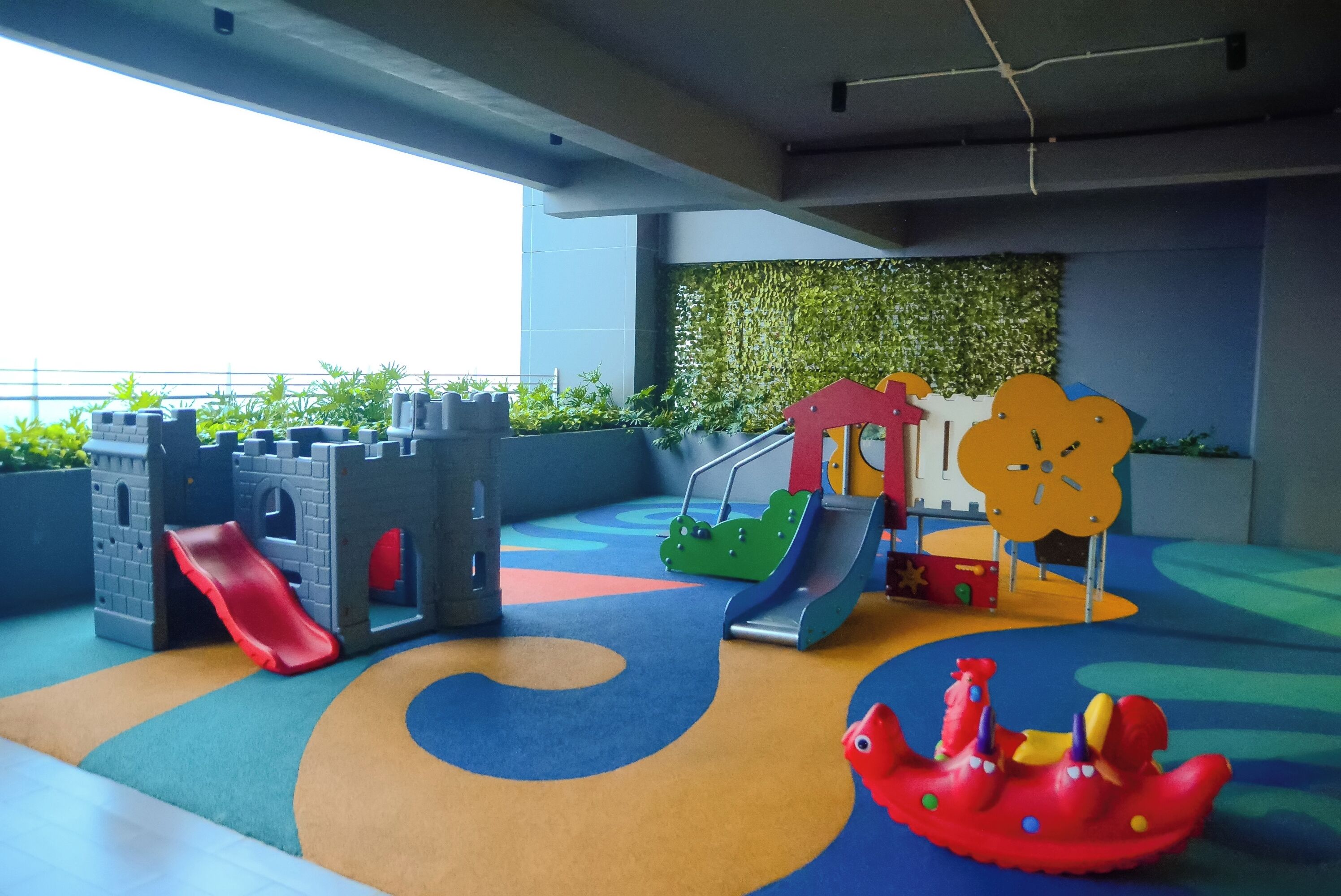 Área de juegos infantiles bajo techo
