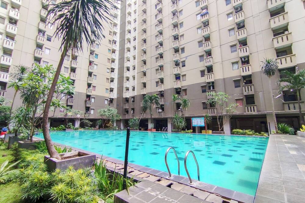 Great Choice 2Br Apartment At Gateway Ahmad Yani Cicadas