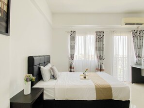 Standard Studio - 1 Pax Tranquil Studio At Park View Condominium Apartment (Depok)