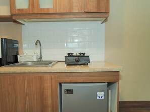 Interior - 2 Pax Wooden Touch Studio At Parkland Avenue Apartment (South Tangerang)