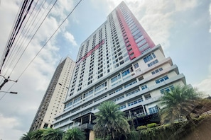 Exterior - 2 Pax Wooden Touch Studio At Parkland Avenue Apartment (South Tangerang)