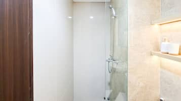 Standard Studio | Bathroom