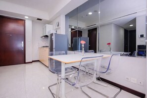 Dining room - Chic And Roomy 2Br Space At Apartment Casa Grande Residence (Jakarta)