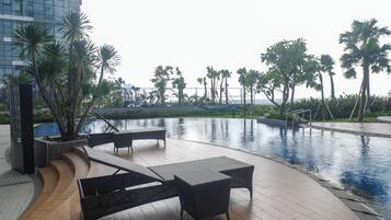 Kolam renang outdoor