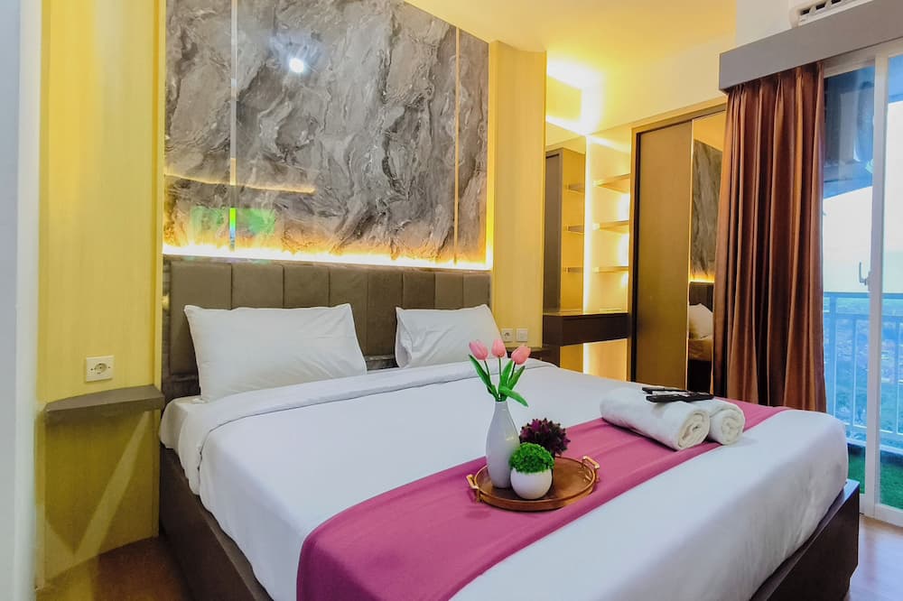 Clean And Neat Deluxe Studio At Suncity Residence Apartment