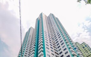 Exterior - Neat Studio At Amethyst Apartment Near Jiexpo (Jakarta)