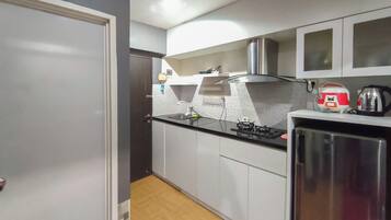 Standard Apartment | Private kitchen | Electric kettle