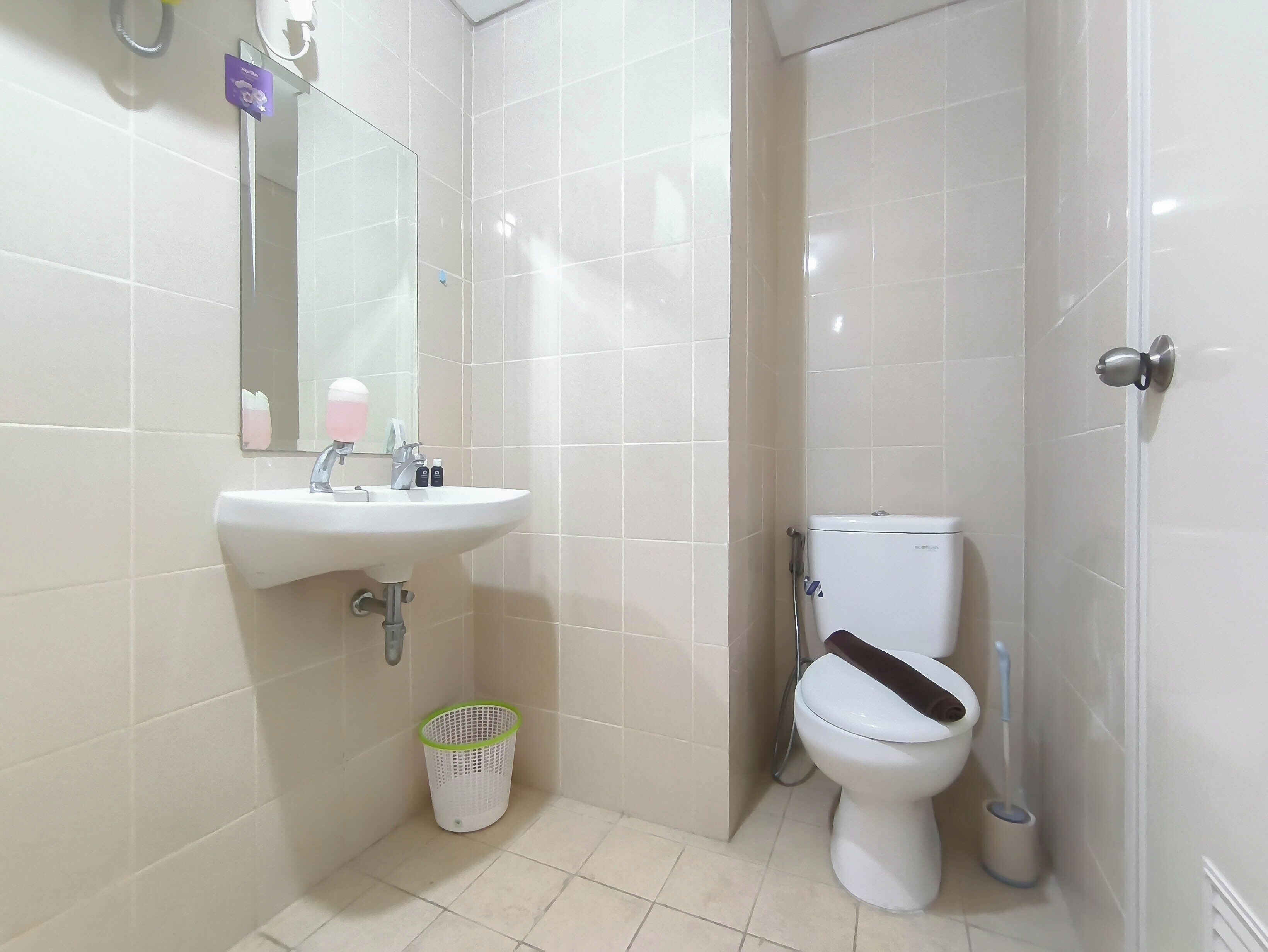 Standard Apartment | Bathroom