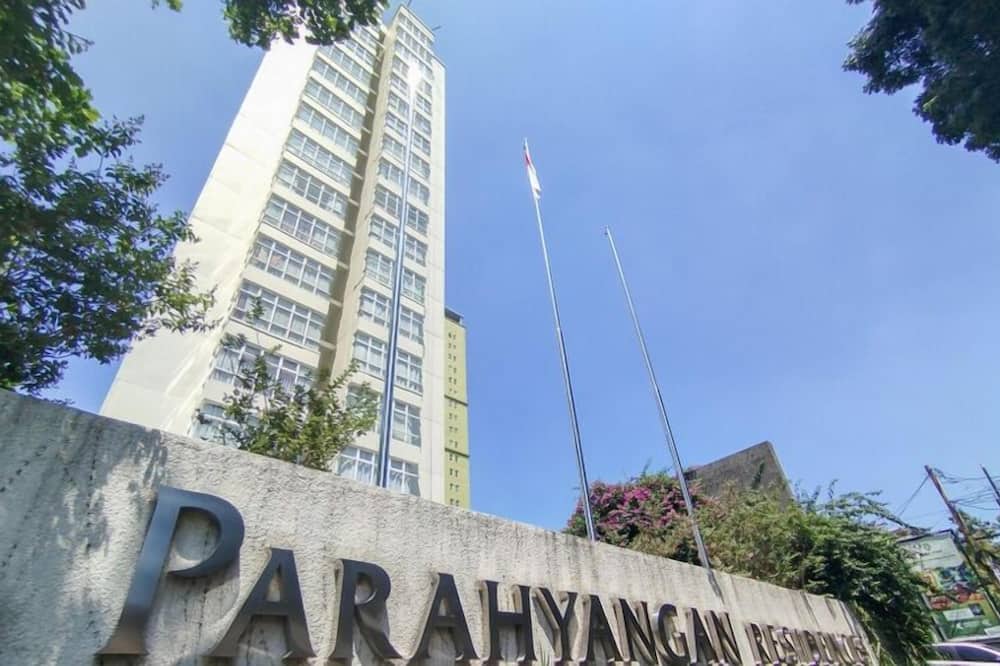 Restful 1Br For 2 Pax At Parahyangan Residence