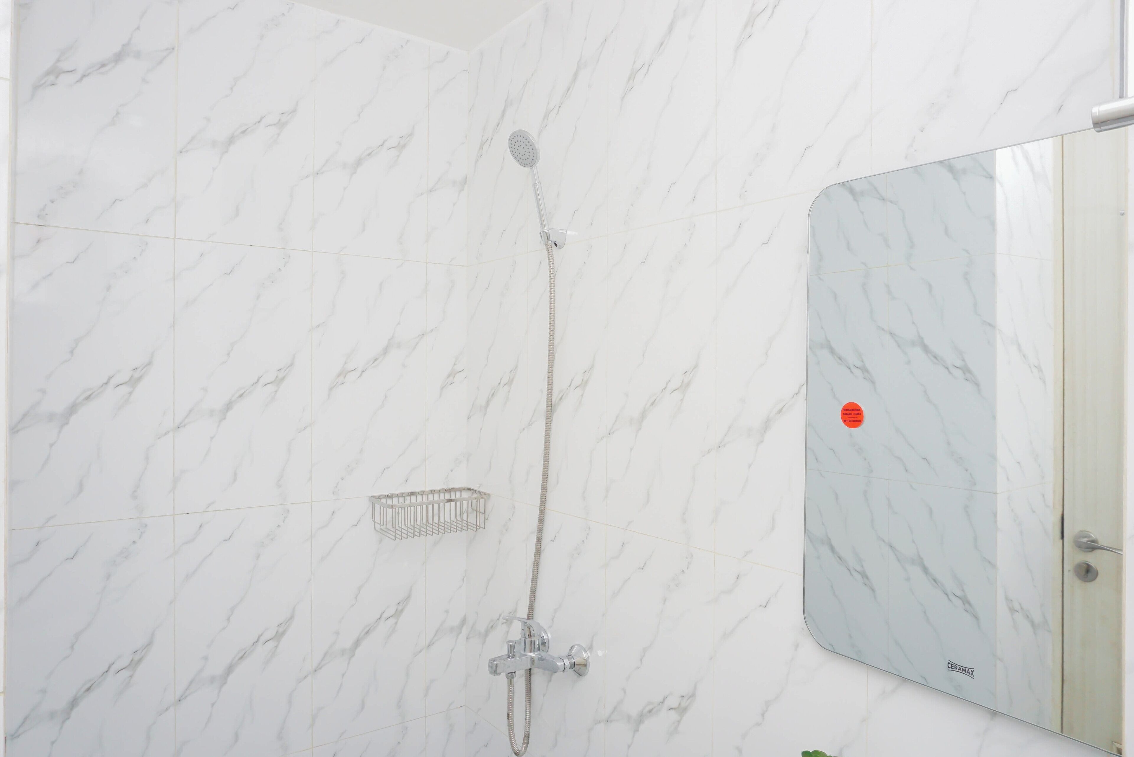 Standard Studio | Bathroom