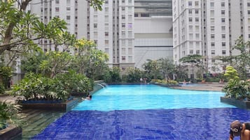 Kolam renang outdoor