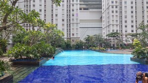 Kolam renang outdoor