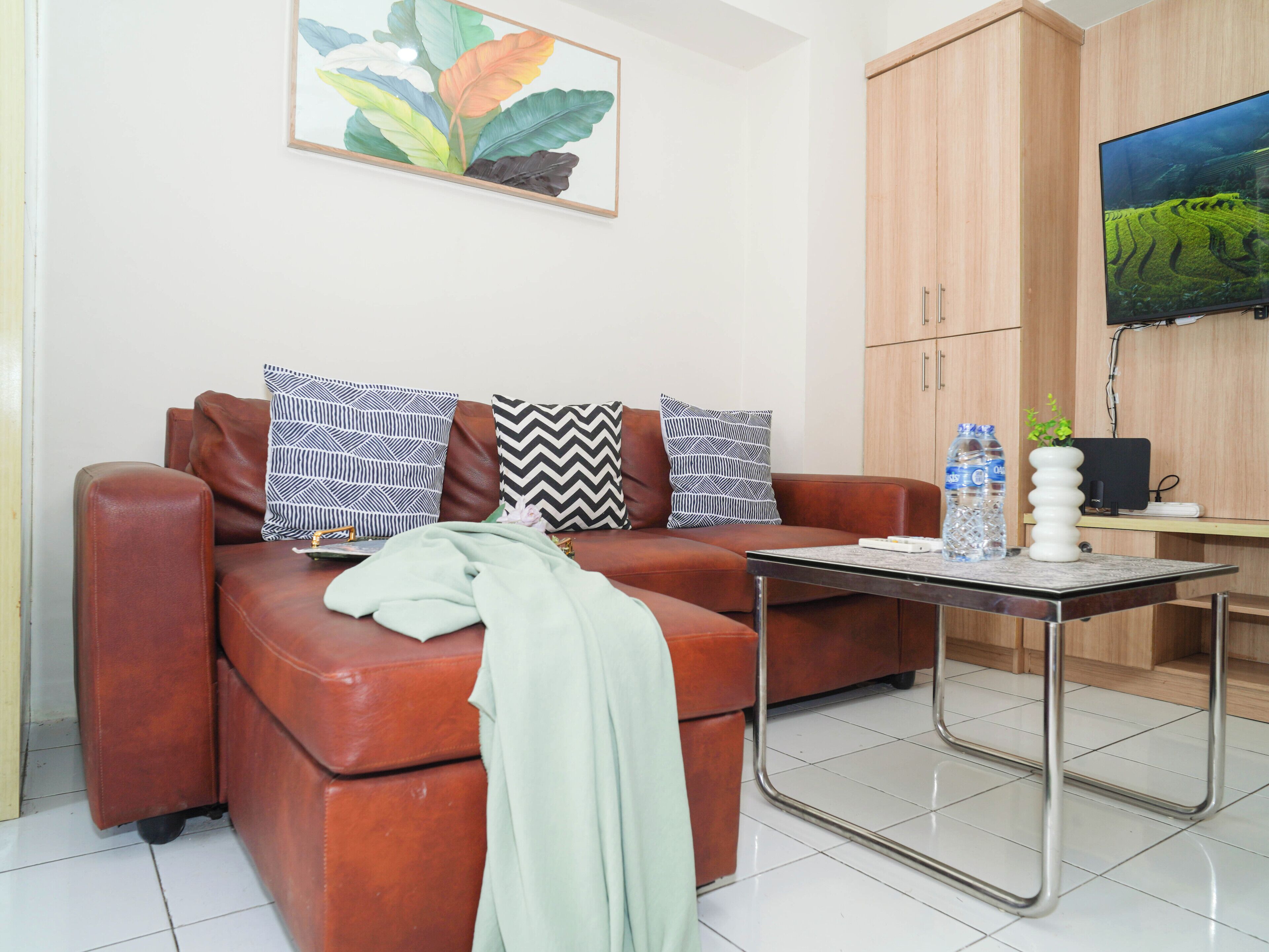 Standard Apartment | Living room