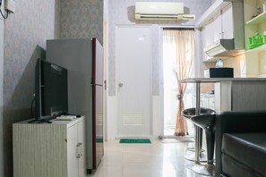 Standard Apartment | Living room - Best Homey And Strategic 2Br Apartment At Green Pramuka City (Jakarta)