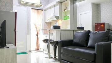 Standard Apartment | Iron/ironing board