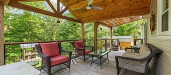 Cozy 1-bedroom cabin in perfect Hudson with cool AC