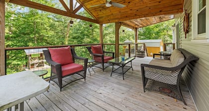 Cozy 1-bedroom cabin in perfect Hudson with cool AC