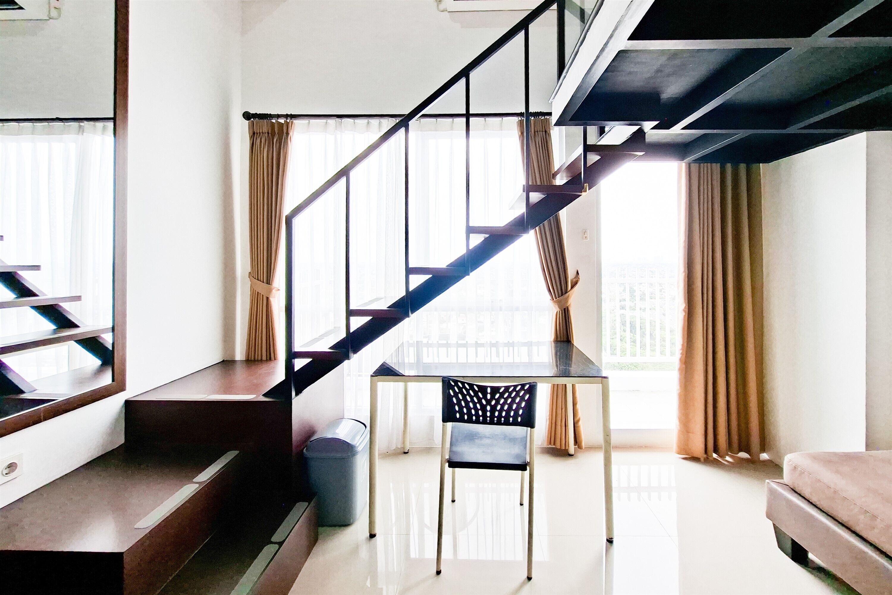 Standard Studio