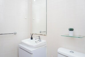 Interior - Enjoy Restful Living In Studio Room At Apartment Oasis Cikarang (Cikarang)