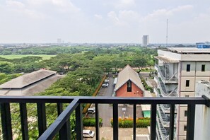 สแตนดาร์ดสตูดิโอ | ระเบียง