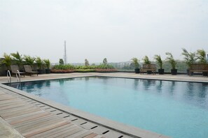 Outdoor pool - Tranquil Studio For 2 Pax At Tree Park City Bsd Apartment (South Tangerang)
