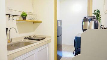 Standard Apartment | Private kitchen | Electric kettle