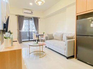 Standard Apartment - Cozy Living 3Br Apartment At Meikarta (Cikarang)