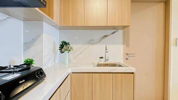 Standard Apartment | Private kitchen | Electric kettle
