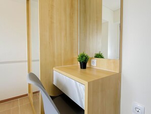 Departamento estándar | Tabla de planchar con plancha 