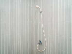 Standard Studio | Bathroom - Good Deal Studio At Cinere Resort Apartment (Depok)