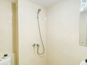 Standard Studio | Bathroom - Best Choice Studio At Springlake Summarecon Bekasi Apartment (Bekasi)