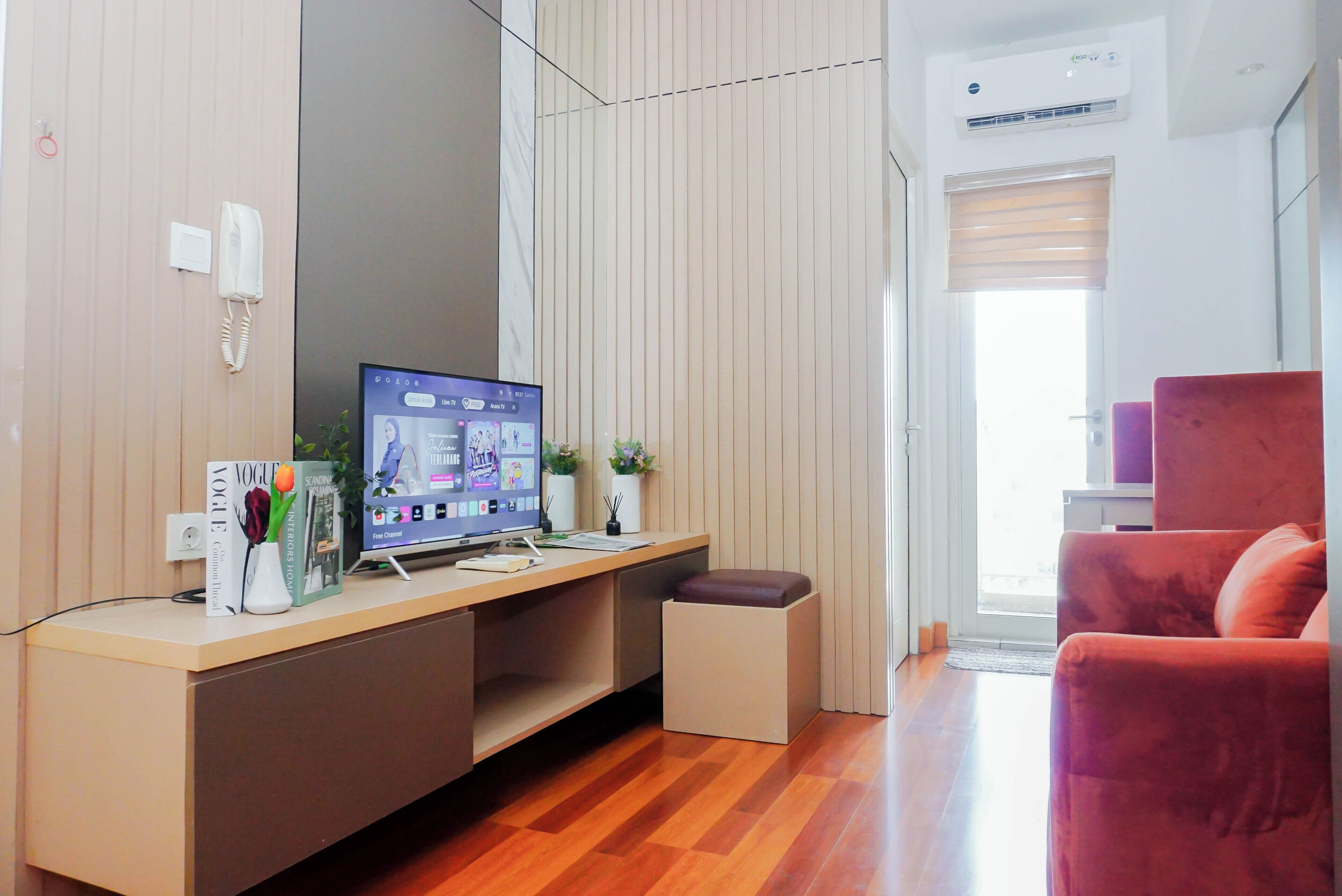 Standard Apartment | Living room