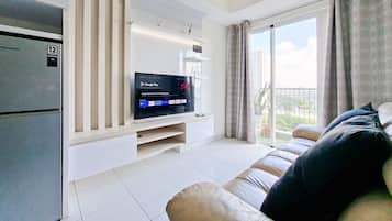 Standard Apartment | Iron/ironing board