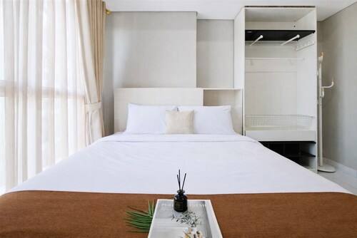 Calm And Casual Living 1Br At Casa De Parco Apartment